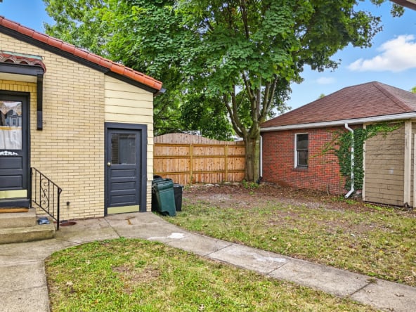 010-348NorthBroadwayStreet-NewPhiladelphia-OH-44663-FULL