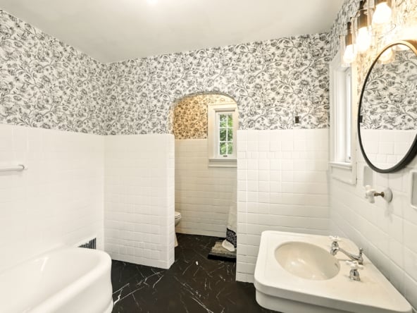 050-348NorthBroadwayStreet-NewPhiladelphia-OH-44663-FULL