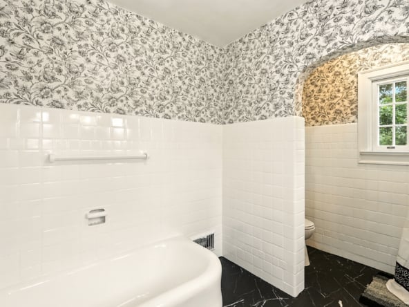 051-348NorthBroadwayStreet-NewPhiladelphia-OH-44663-FULL