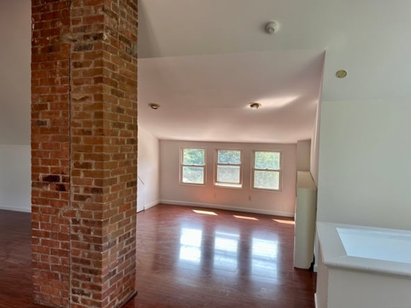 1666 Ridge Road North Haven, CT 06473-18