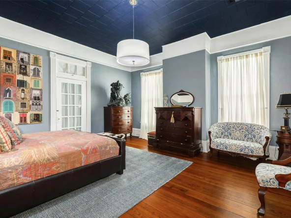 1823 Sealy St, Galveston, TX 77550-25