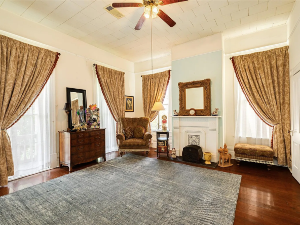 1823 Sealy St, Galveston, TX 77550-28