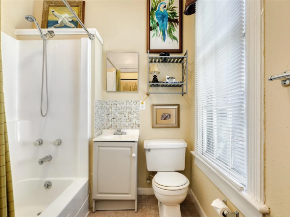 1823 Sealy St, Galveston, TX 77550-33