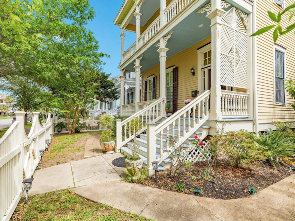 1823 Sealy St, Galveston, TX 77550-42