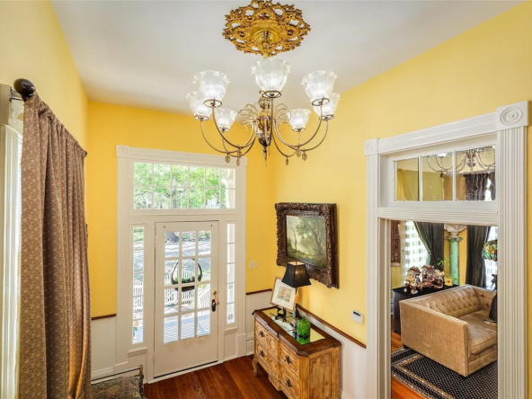 1823 Sealy St, Galveston, TX 77550-5