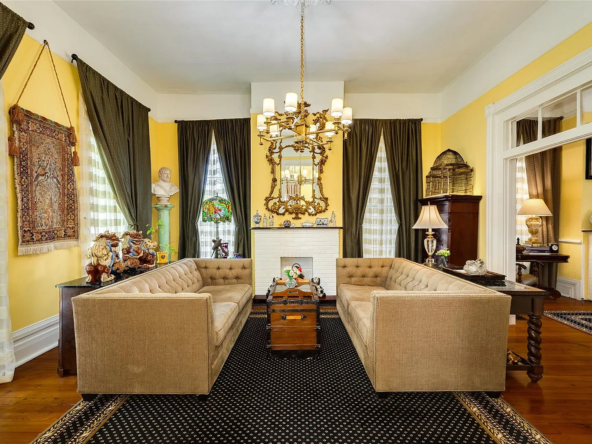 1823 Sealy St, Galveston, TX 77550-7