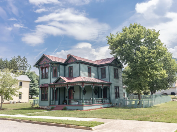 2154 Chestnut Ave, Buena Vista, VA 24416-2