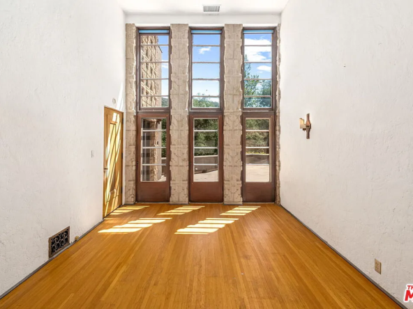 2535 E Chevy Chase Dr, Glendale, CA 91206-17