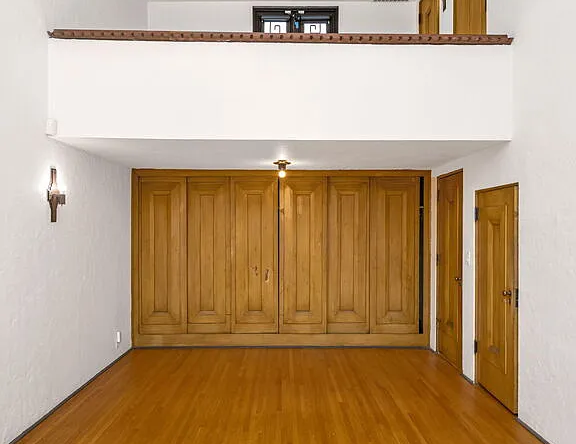 2535 E Chevy Chase Dr, Glendale, CA 91206-18
