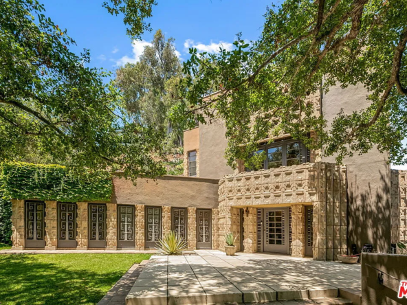 2535 E Chevy Chase Dr, Glendale, CA 91206-2