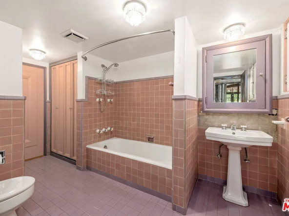 2535 E Chevy Chase Dr, Glendale, CA 91206-24