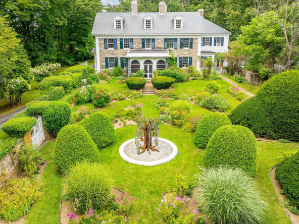 357 Wrights Crossing Road, Pomfret, CT 06259-1