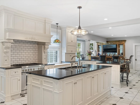 357 Wrights Crossing Road, Pomfret, CT 06259-12