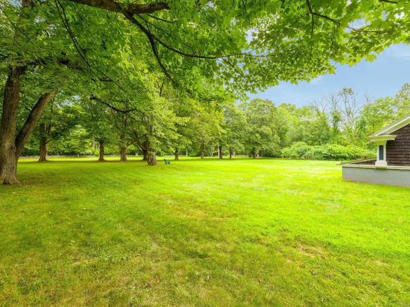 357 Wrights Crossing Road, Pomfret, CT 06259-35