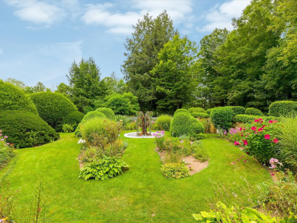 357 Wrights Crossing Road, Pomfret, CT 06259-38