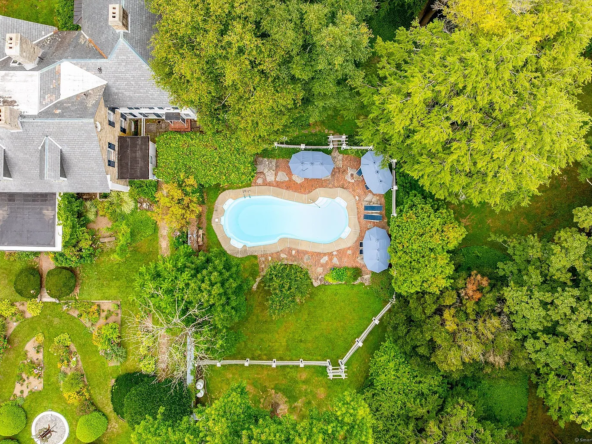 357 Wrights Crossing Road, Pomfret, CT 06259-9
