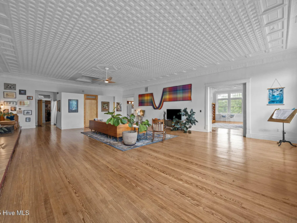 522 W 1st Street, Ayden, NC 28513-24