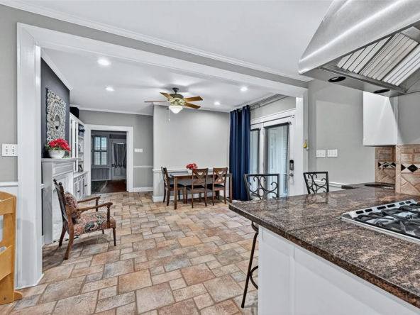 625 S Denton St, Gainesville, TX 76240-11
