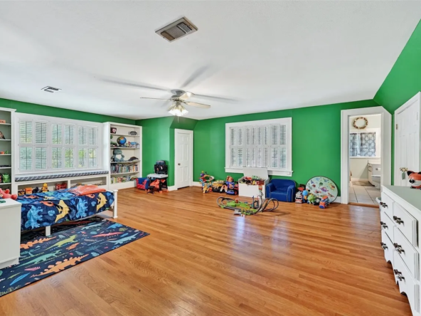 625 S Denton St, Gainesville, TX 76240-23