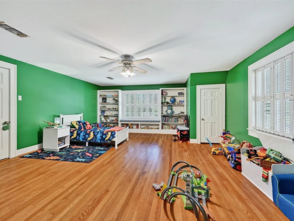 625 S Denton St, Gainesville, TX 76240-24