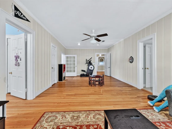 625 S Denton St, Gainesville, TX 76240-27