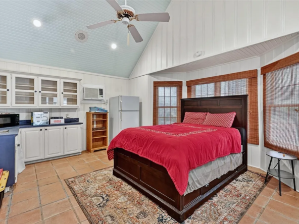 625 S Denton St, Gainesville, TX 76240-33