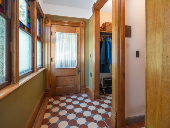 73 Elm St, Cooperstown, NY 13326-16