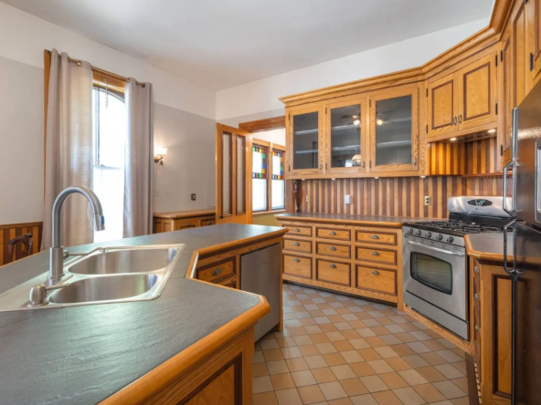 73 Elm St, Cooperstown, NY 13326-18