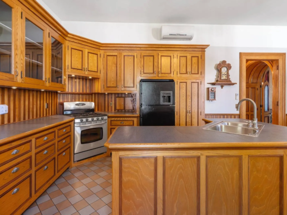 73 Elm St, Cooperstown, NY 13326-20