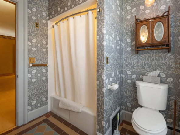 73 Elm St, Cooperstown, NY 13326-44