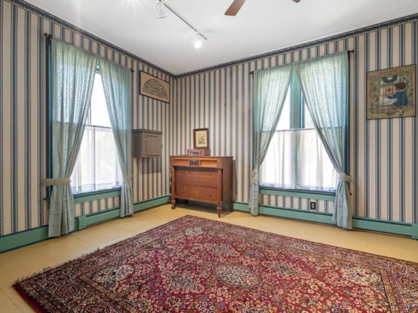 73 Elm St, Cooperstown, NY 13326-45