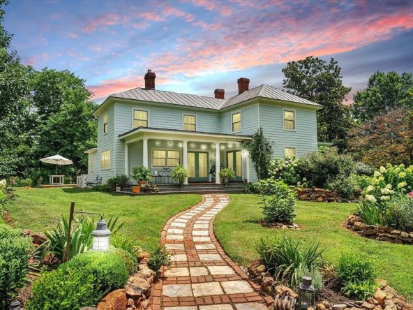 785 Jonesboro Rd, Roseland, VA 22967-1