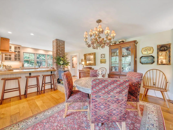 785 Jonesboro Rd, Roseland, VA 22967-19