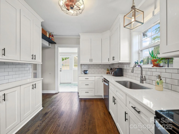 8407 Woodford Bridge Dr, Charlotte, NC 28216-12