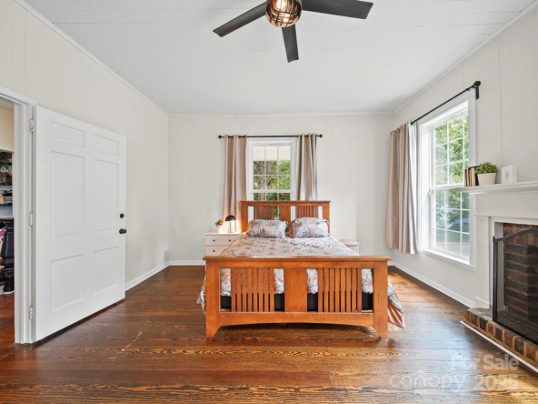 8407 Woodford Bridge Dr, Charlotte, NC 28216-16