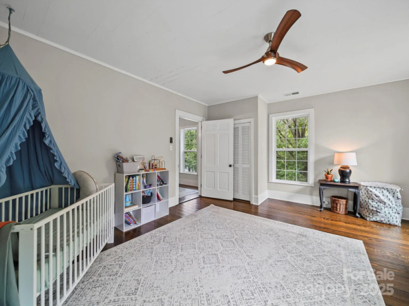 8407 Woodford Bridge Dr, Charlotte, NC 28216-27