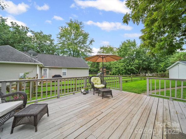 8407 Woodford Bridge Dr, Charlotte, NC 28216-33