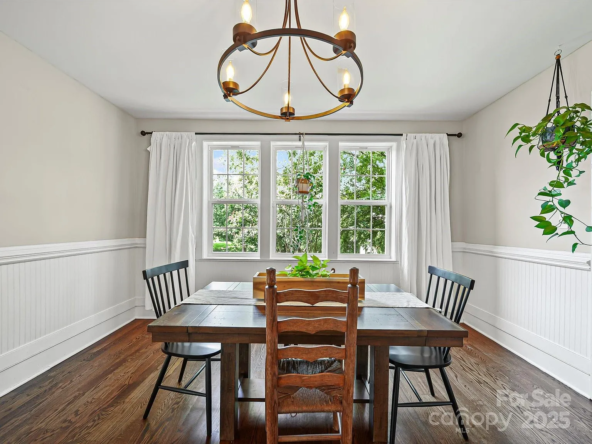 8407 Woodford Bridge Dr, Charlotte, NC 28216-9