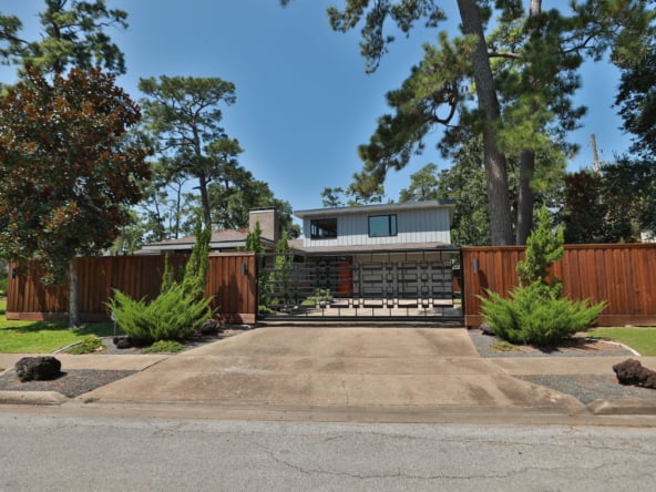 1-web-or-mls-802-w-43rd-st