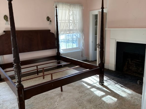 10auburn bedroom