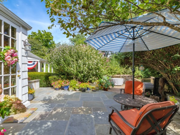 12WestMall_53-Patio