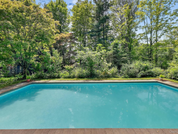 15 Wood Street, Mahopac, NY 10541-31