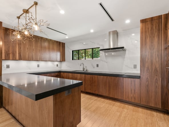 19-web-or-mls-802-w-43rd-st