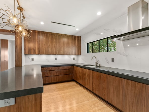 20-web-or-mls-802-w-43rd-st