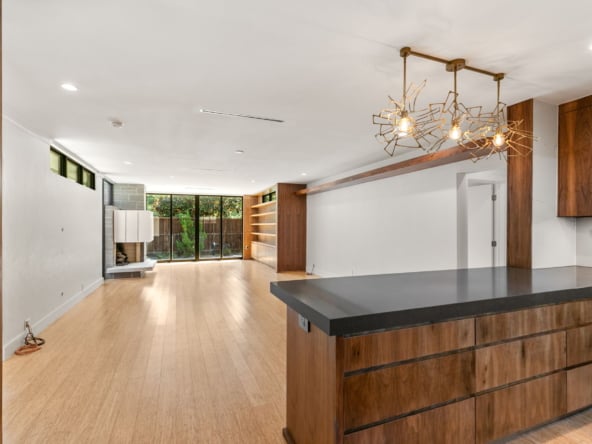 21-web-or-mls-802-w-43rd-st
