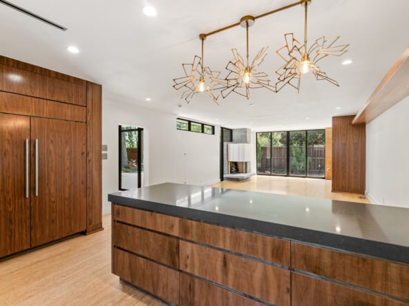 23-web-or-mls-802-w-43rd-st