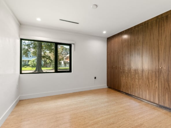 25-web-or-mls-802-w-43rd-st