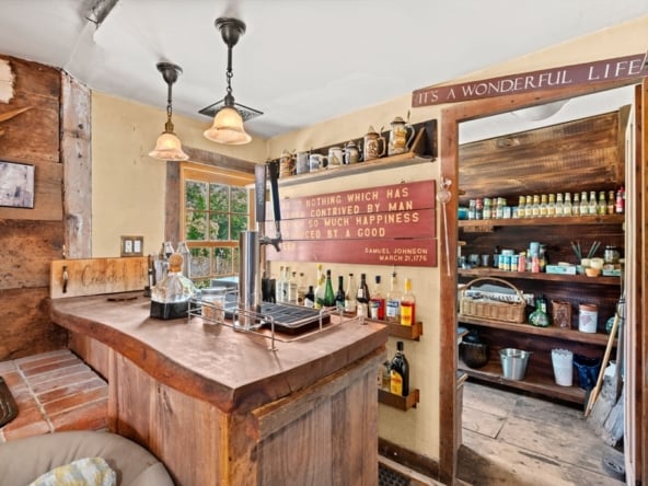 78 Elm St Newbury, MA 01922-11