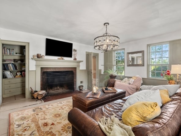 78 Elm St Newbury, MA 01922-19