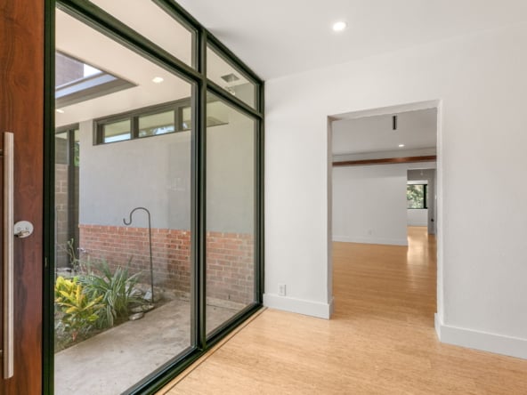8-web-or-mls-802-w-43rd-st